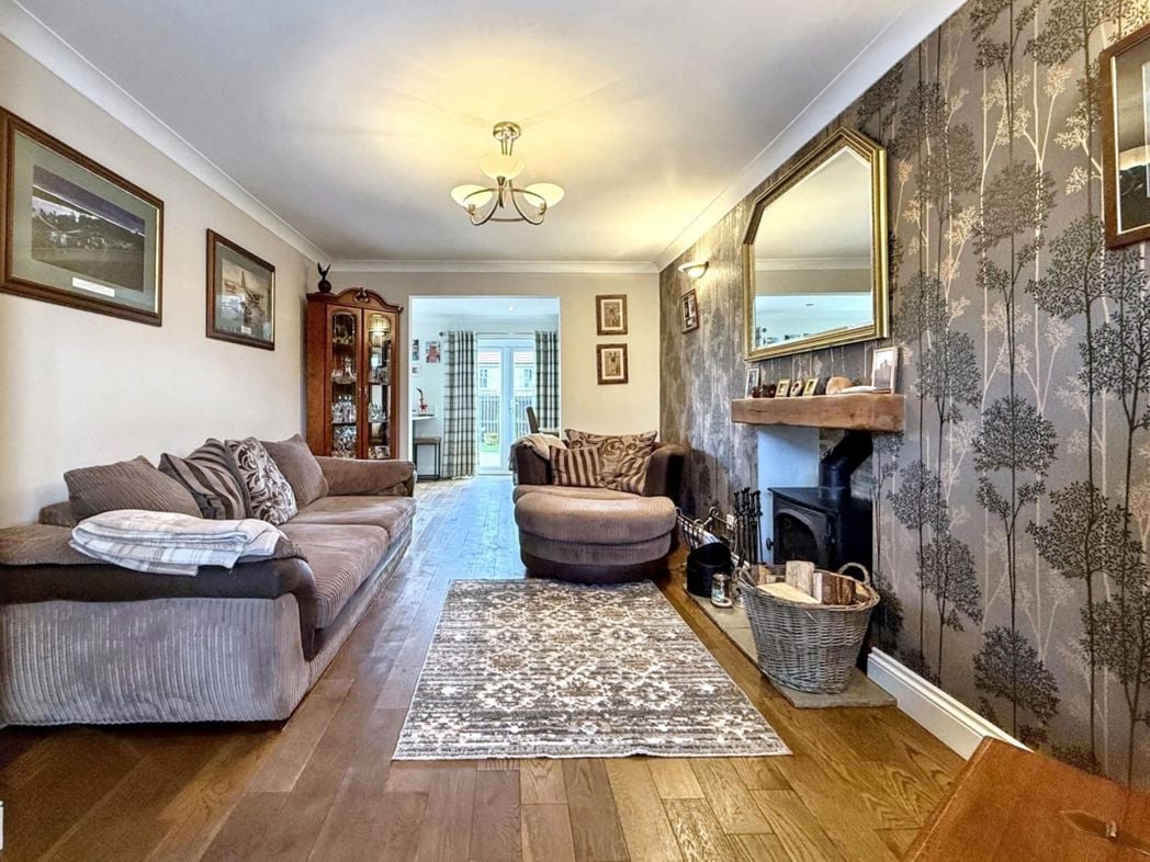 Property image 4 of 28