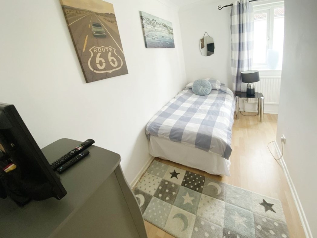 Property image 11 of 18
