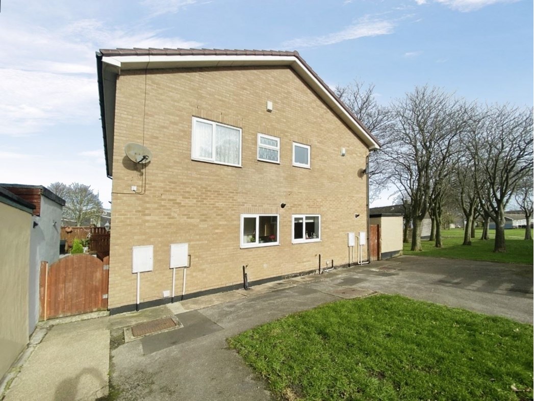 Property image 3 of 18