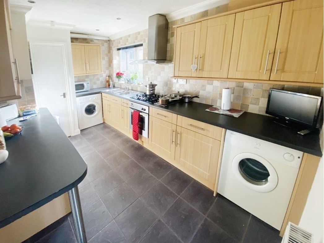 Property image 8 of 18
