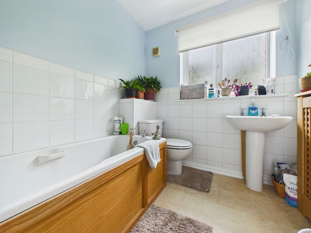 Property image 5 of 11