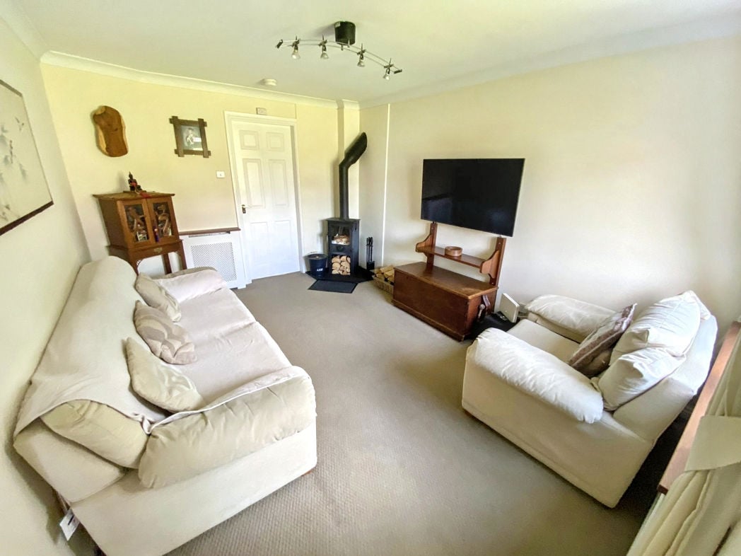 Property image 2 of 11