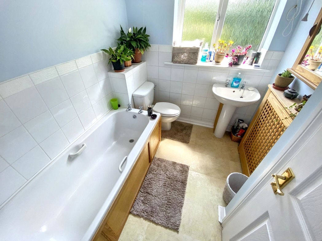 Property image 5 of 11