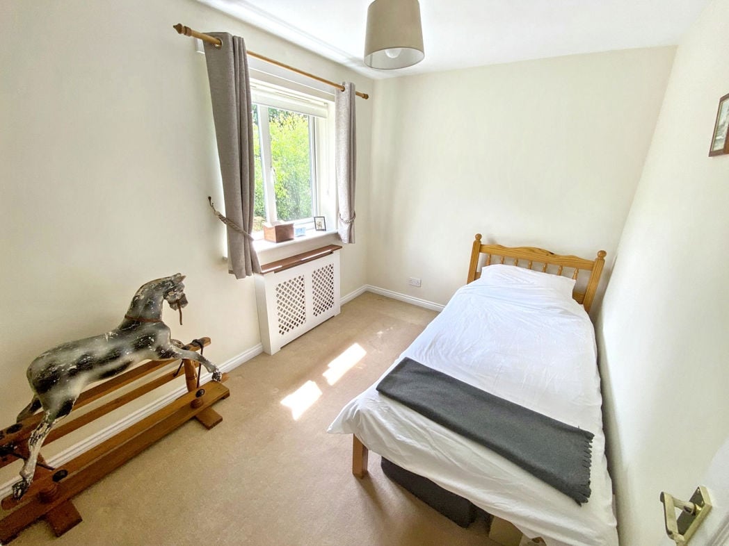 Property image 8 of 11