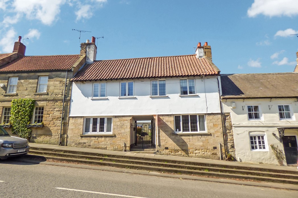 Property image 1 of 11