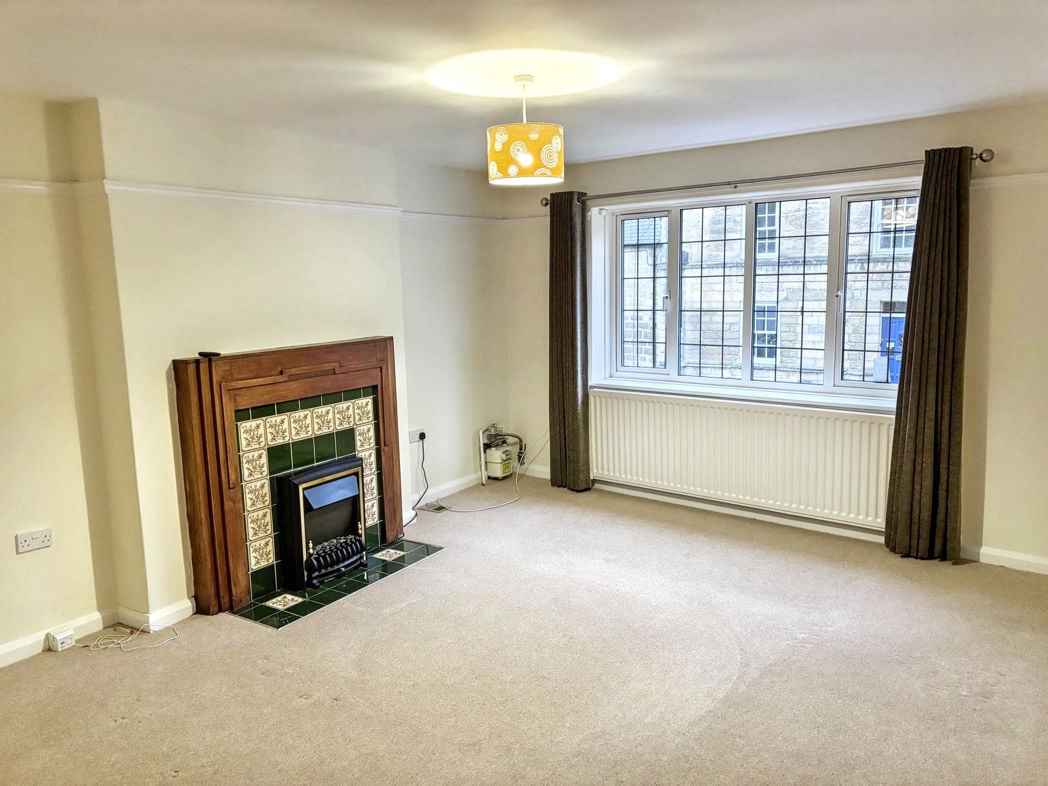 Property image 2 of 11