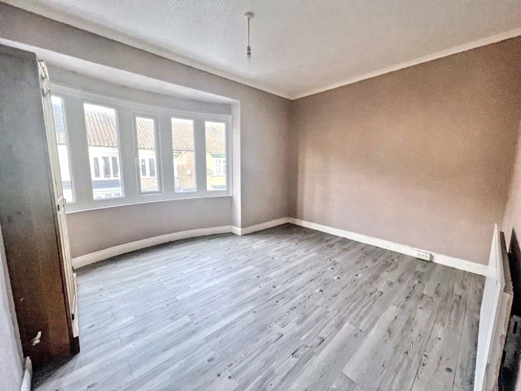 Property image 4 of 6