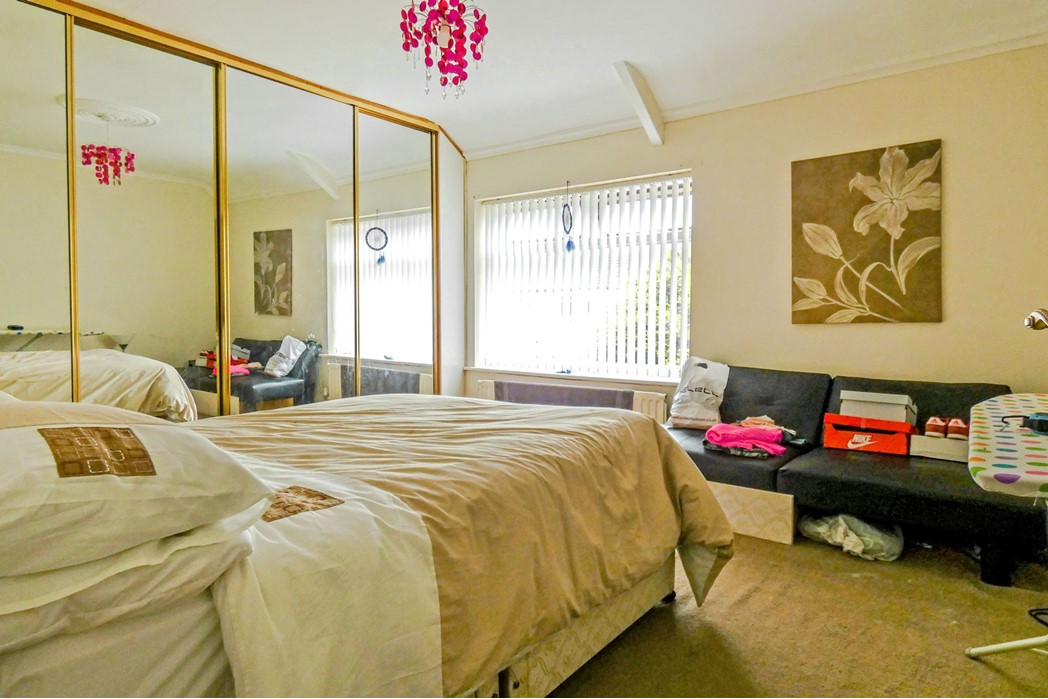Property image 8 of 12