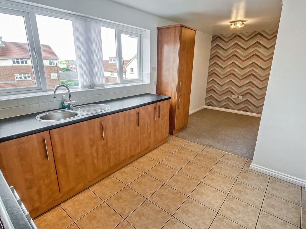 Property image 3 of 12