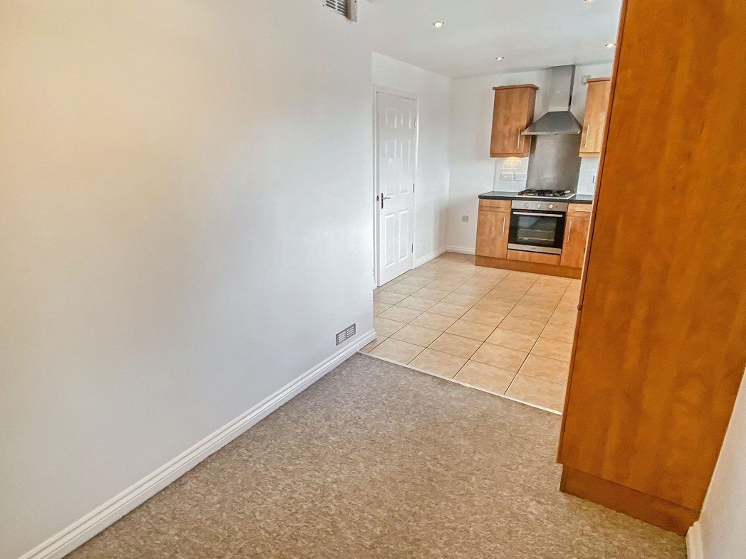 Property image 5 of 12