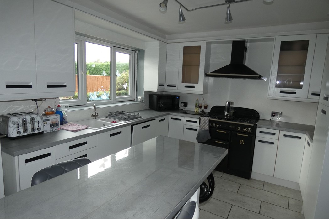Property image 4 of 15