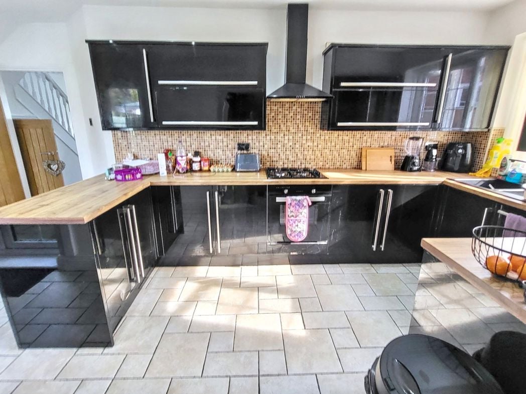 Property image 6 of 21