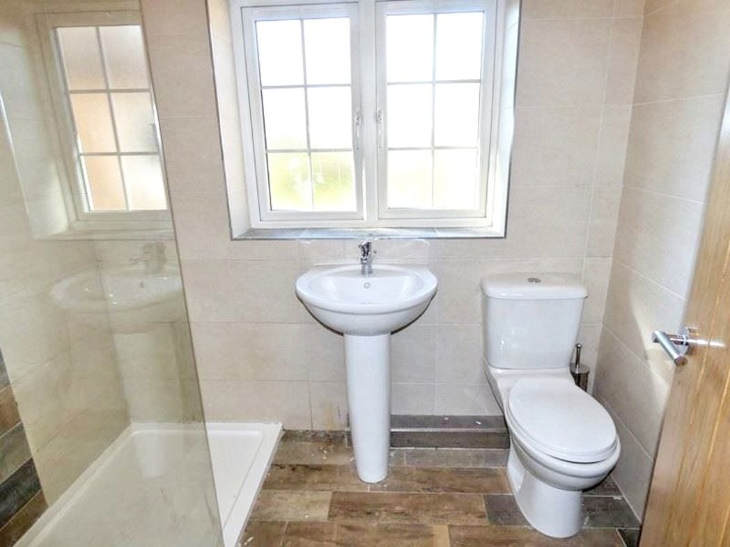 Property image 16 of 21