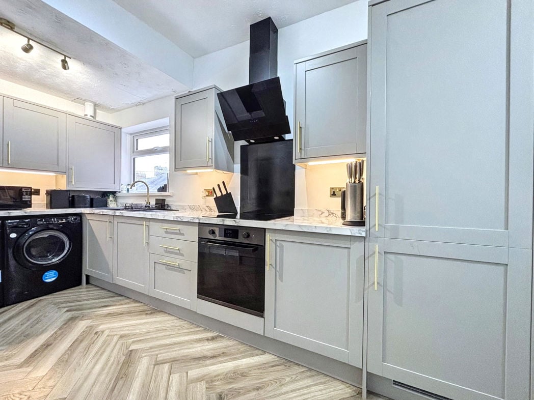 Property image 5 of 11