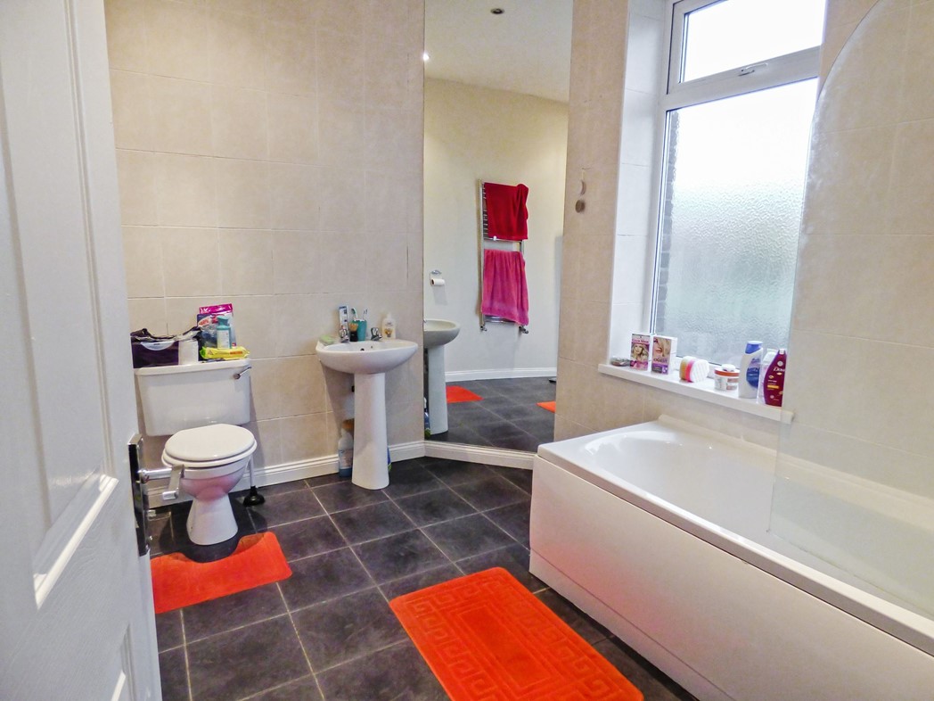 Property image 3 of 11