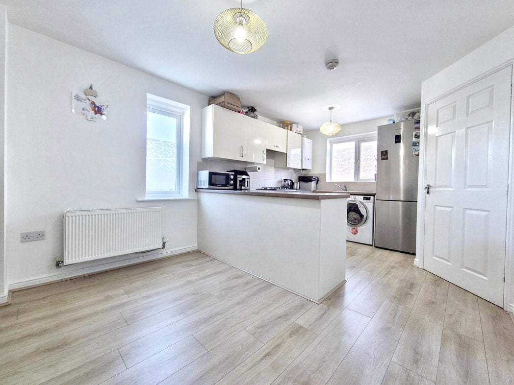 Property image 8 of 23