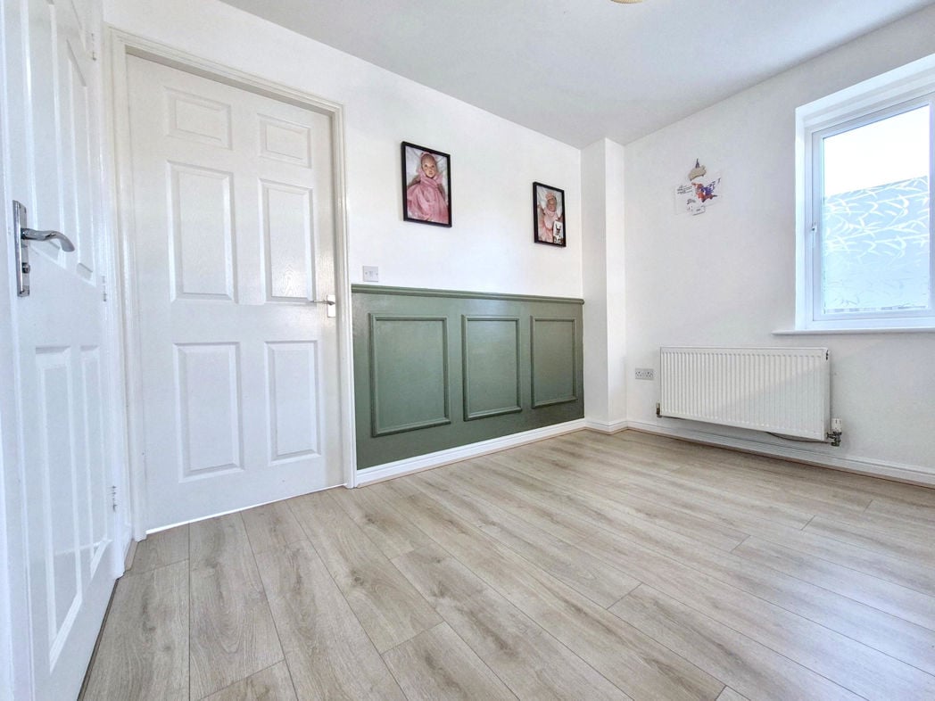 Property image 9 of 23