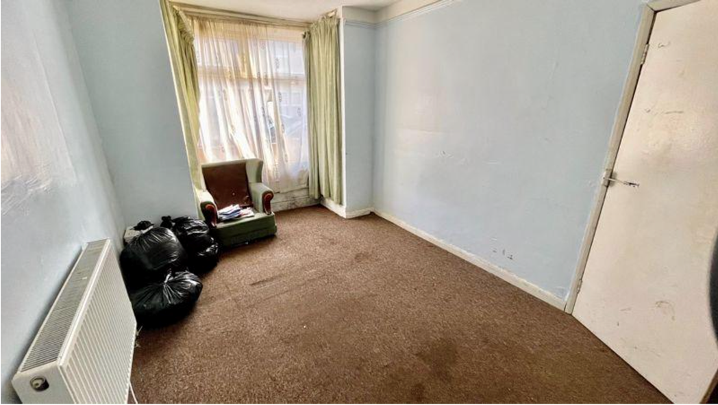 Property image 2 of 11