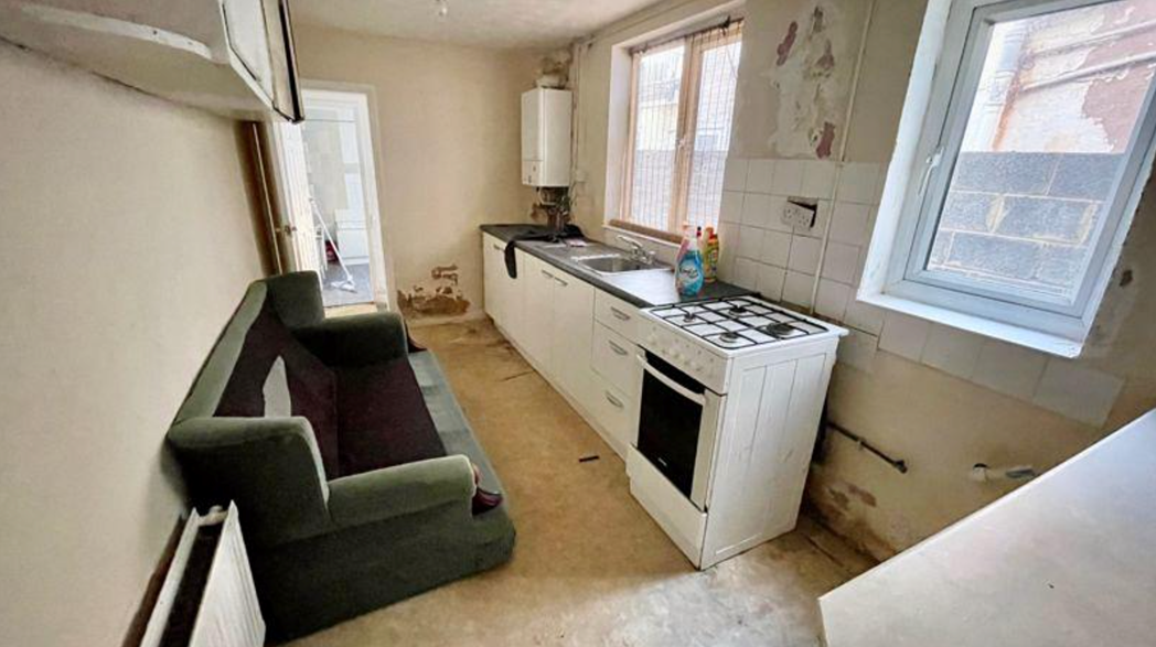 Property image 4 of 11