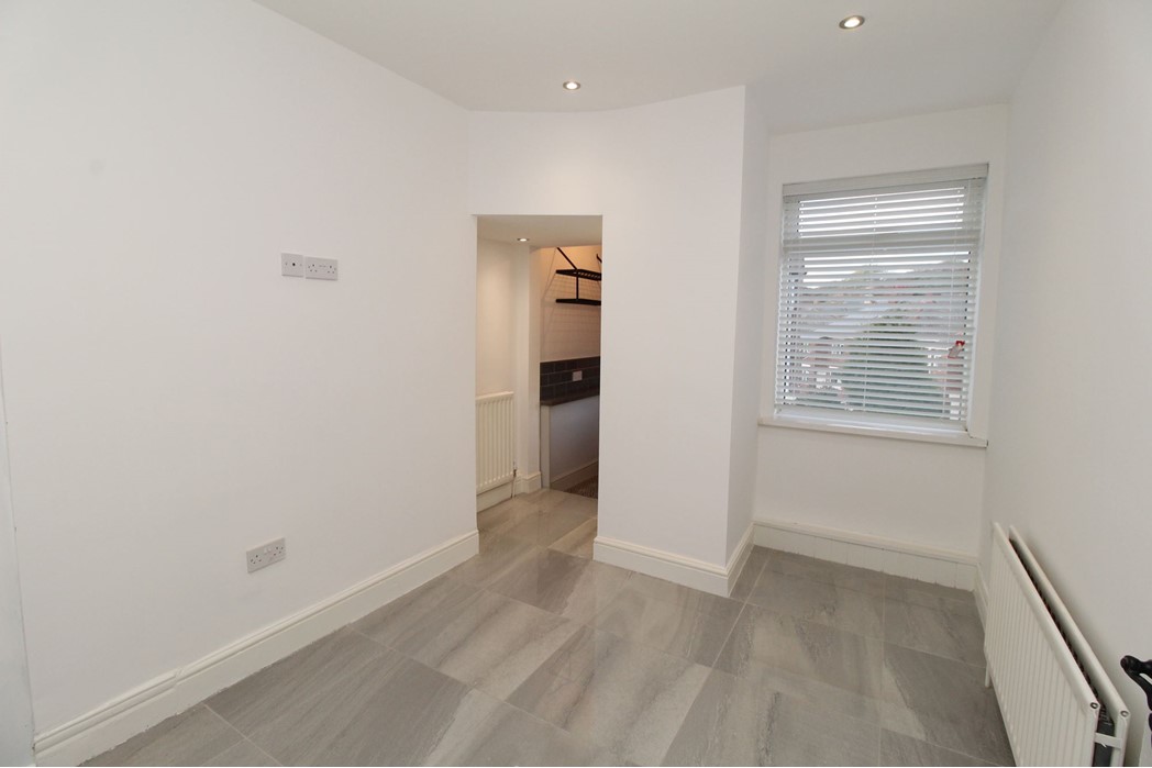 Property image 6 of 7