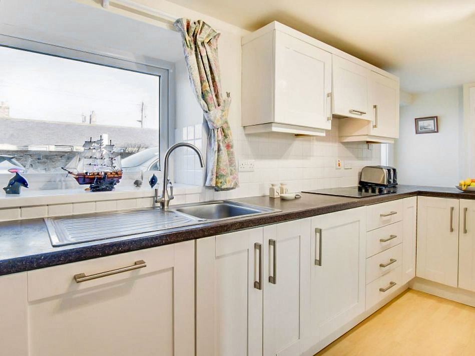 Property image 4 of 38