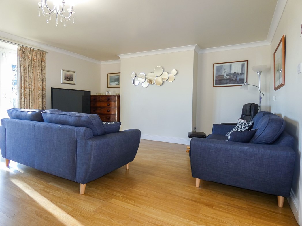 Property image 7 of 38