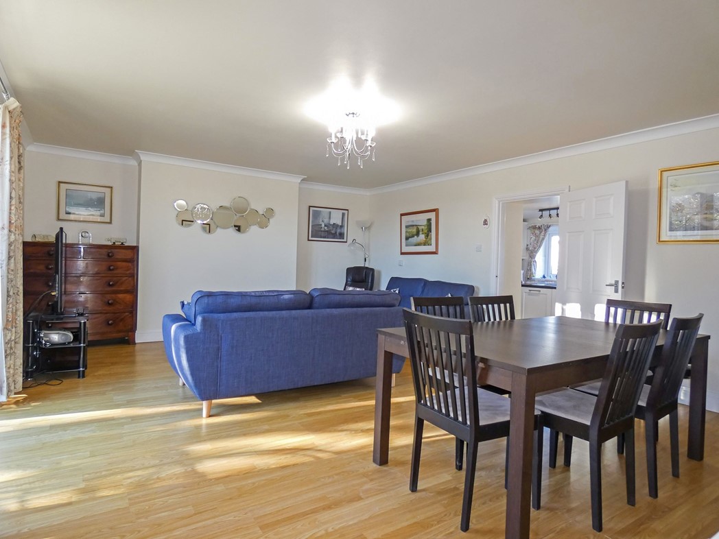 Property image 8 of 38