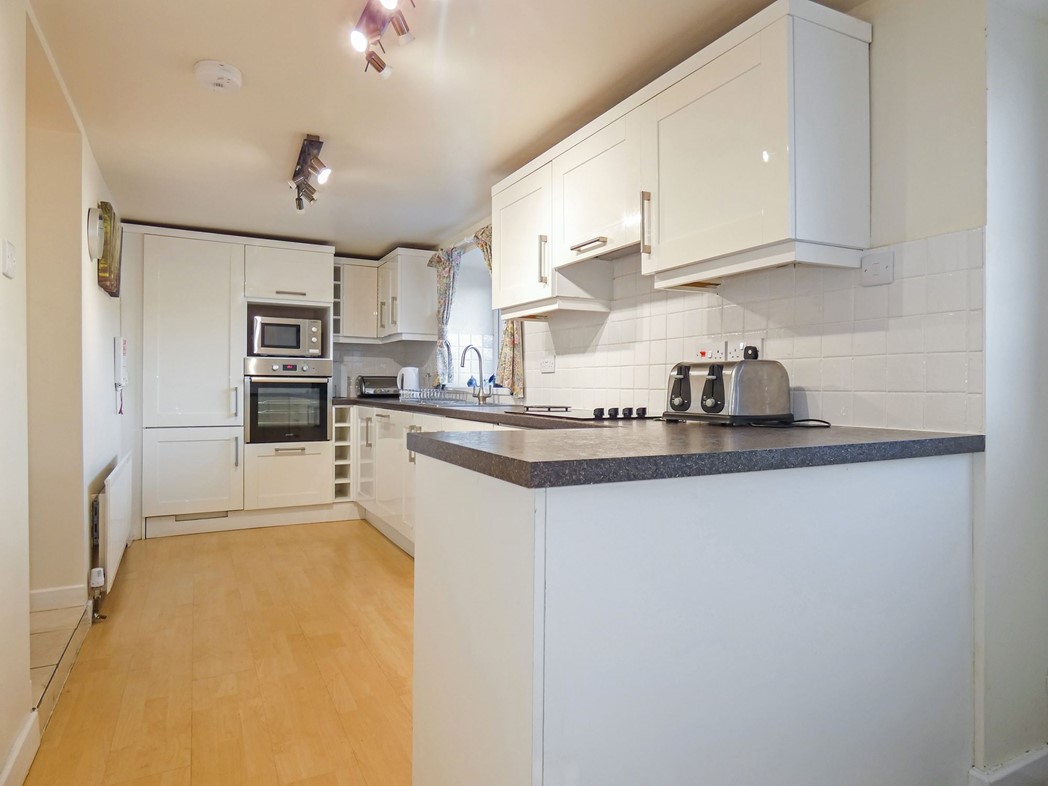 Property image 3 of 38
