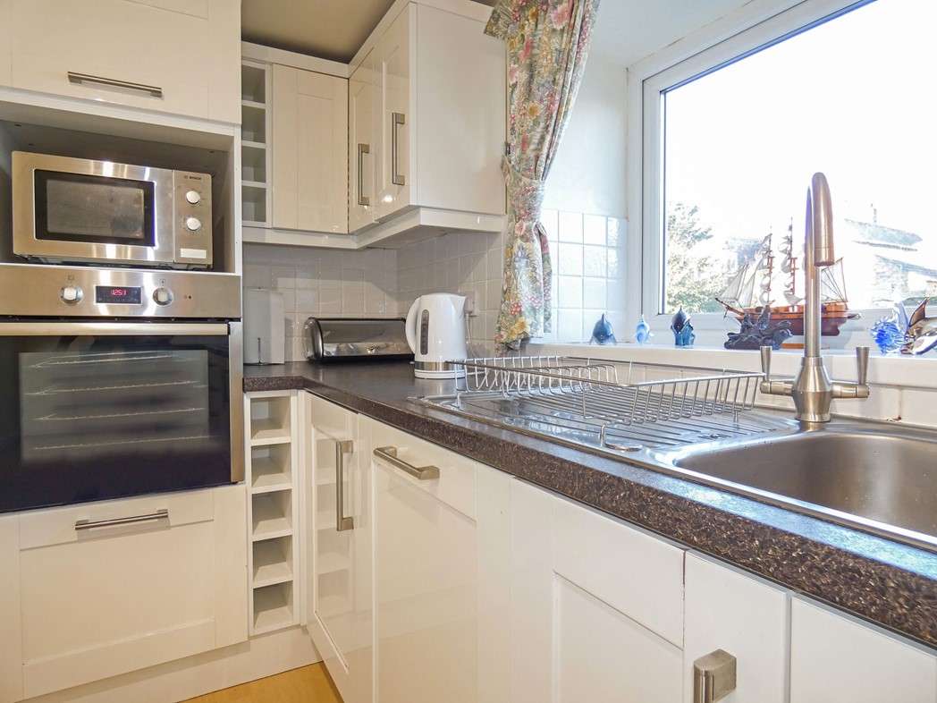 Property image 5 of 38