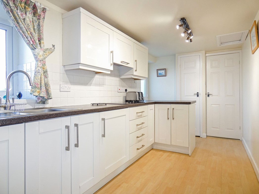 Property image 6 of 38
