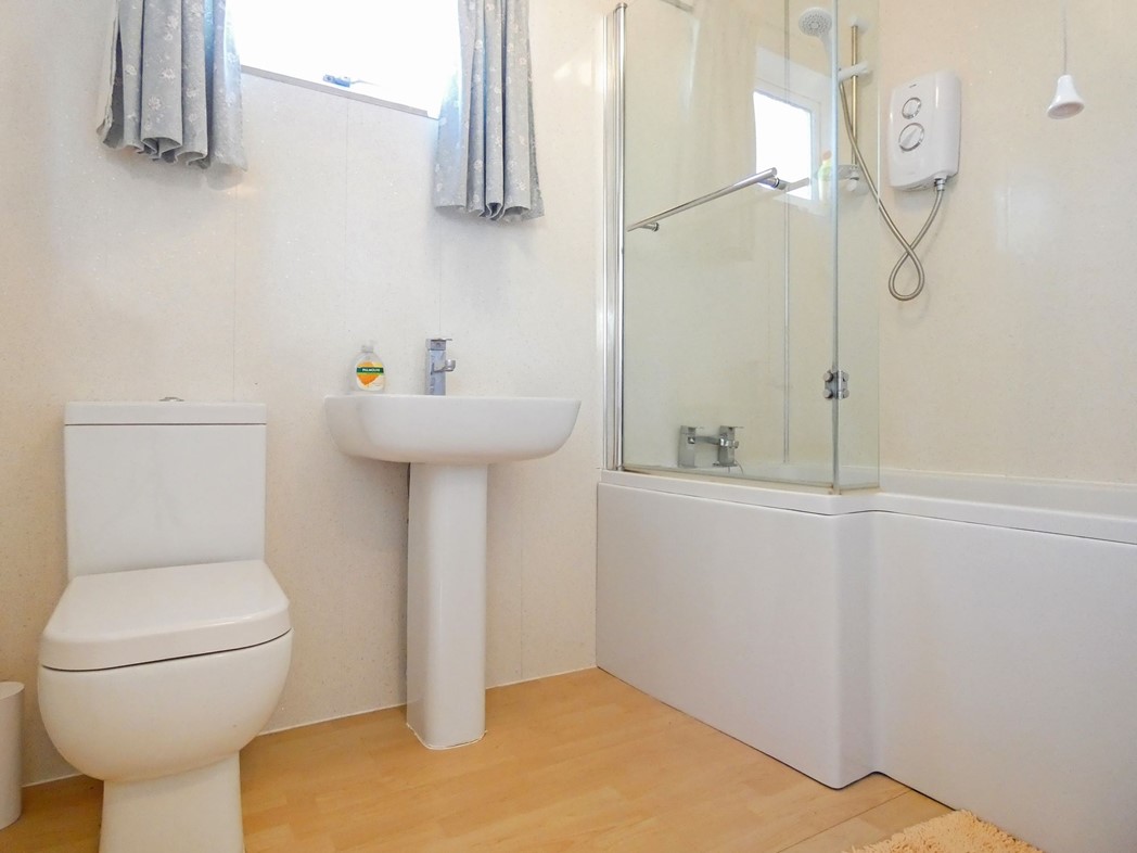Property image 16 of 38