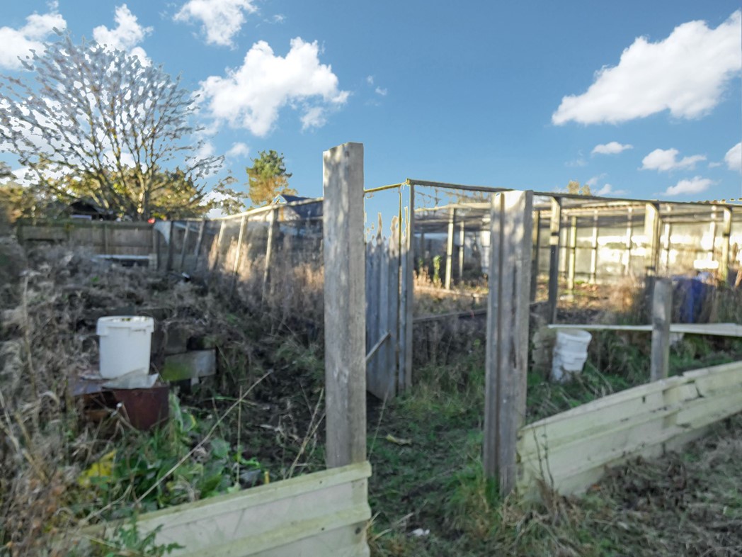 Property image 25 of 38