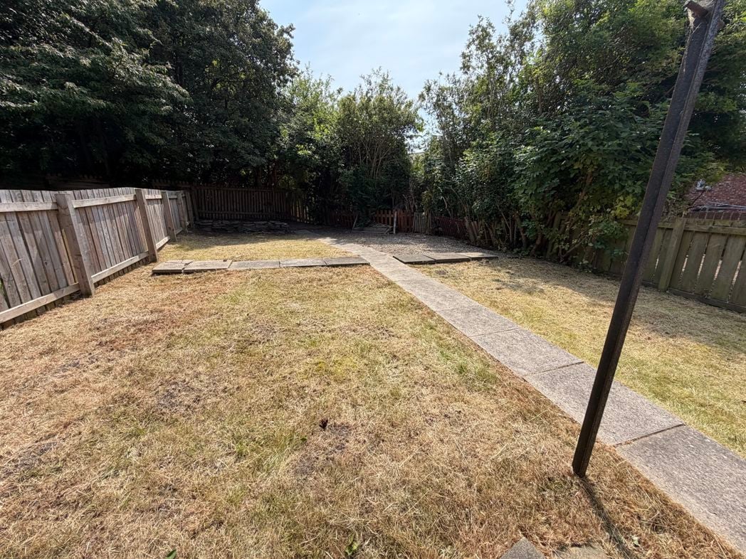 Property image 8 of 9