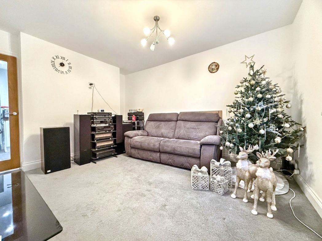 Property image 4 of 21
