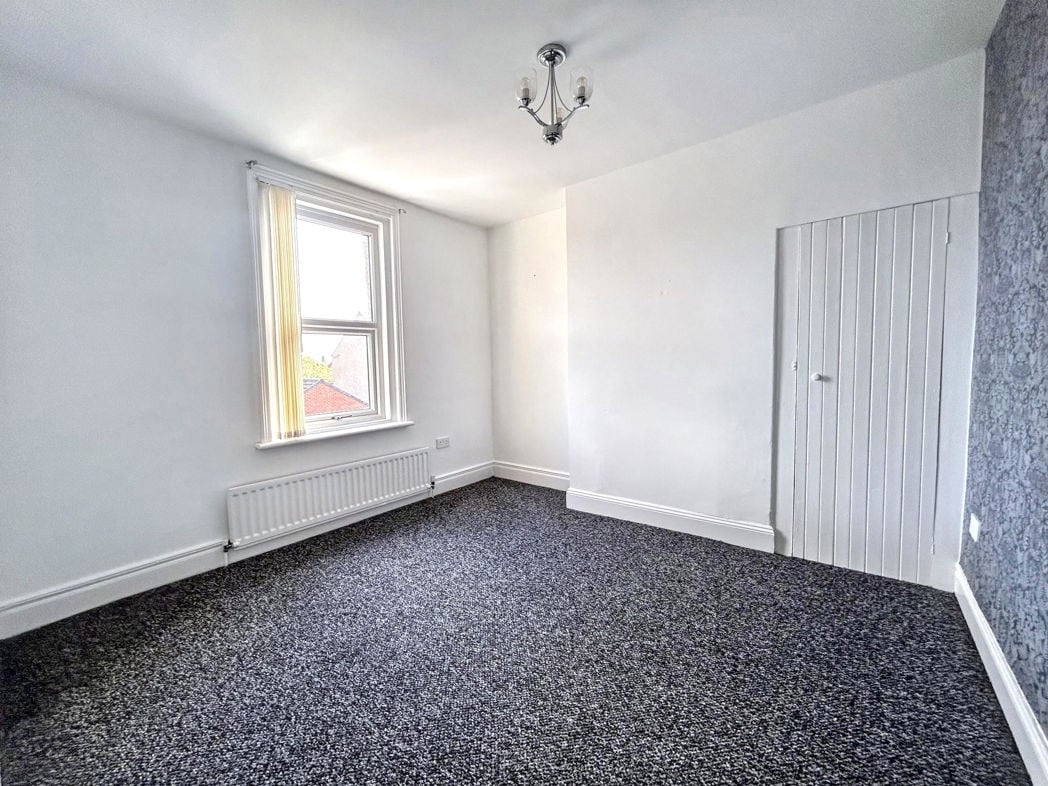 Property image 11 of 14