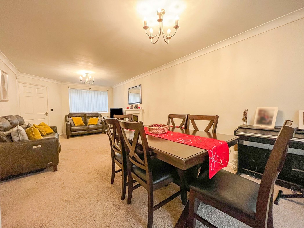 Property image 4 of 15