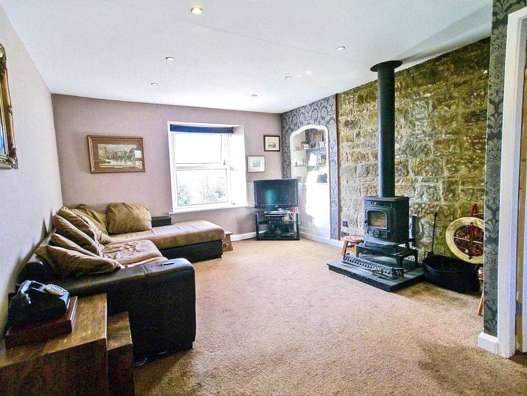 Property image 2 of 7