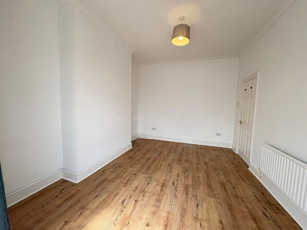 Property image 7 of 9