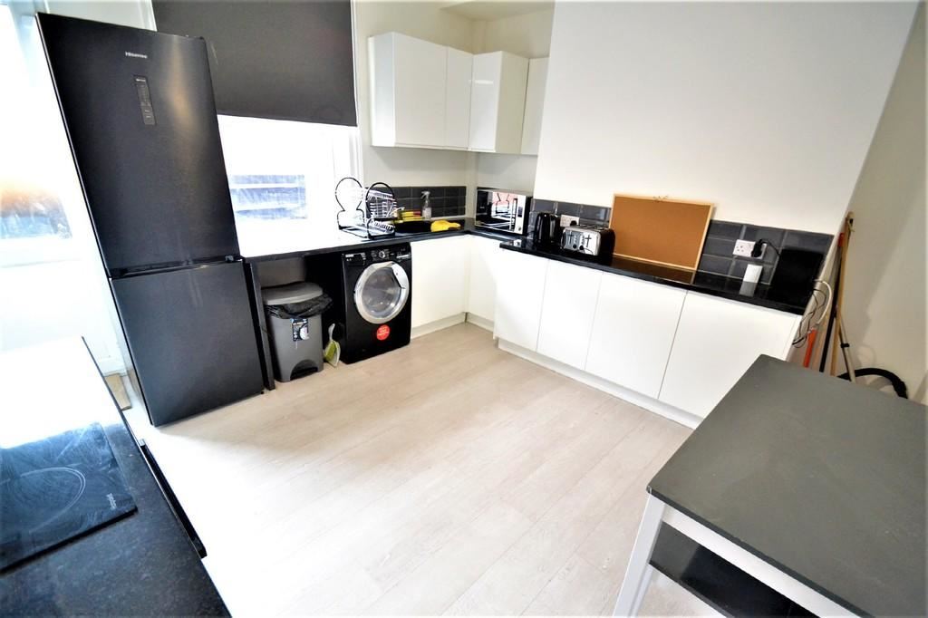 Property image 2 of 9