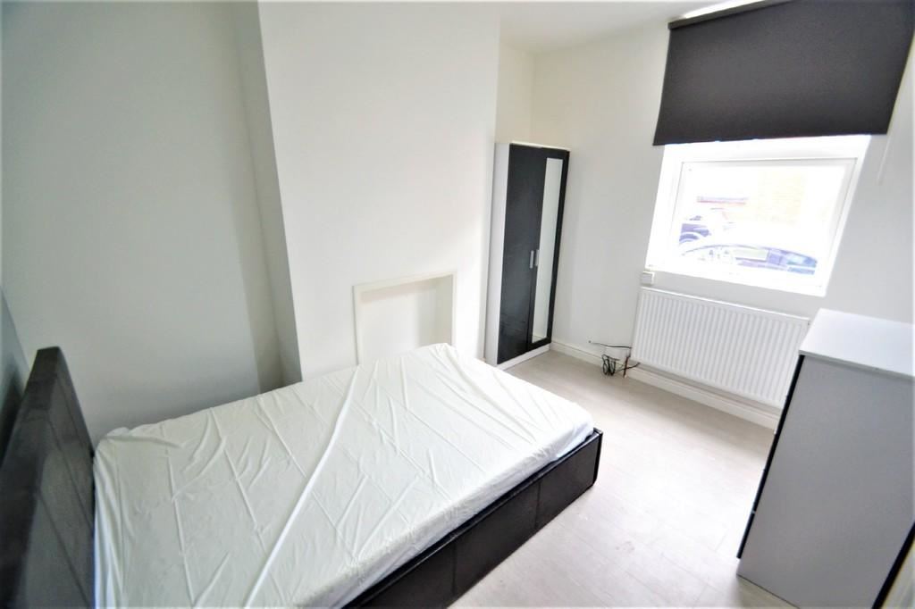 Property image 3 of 9