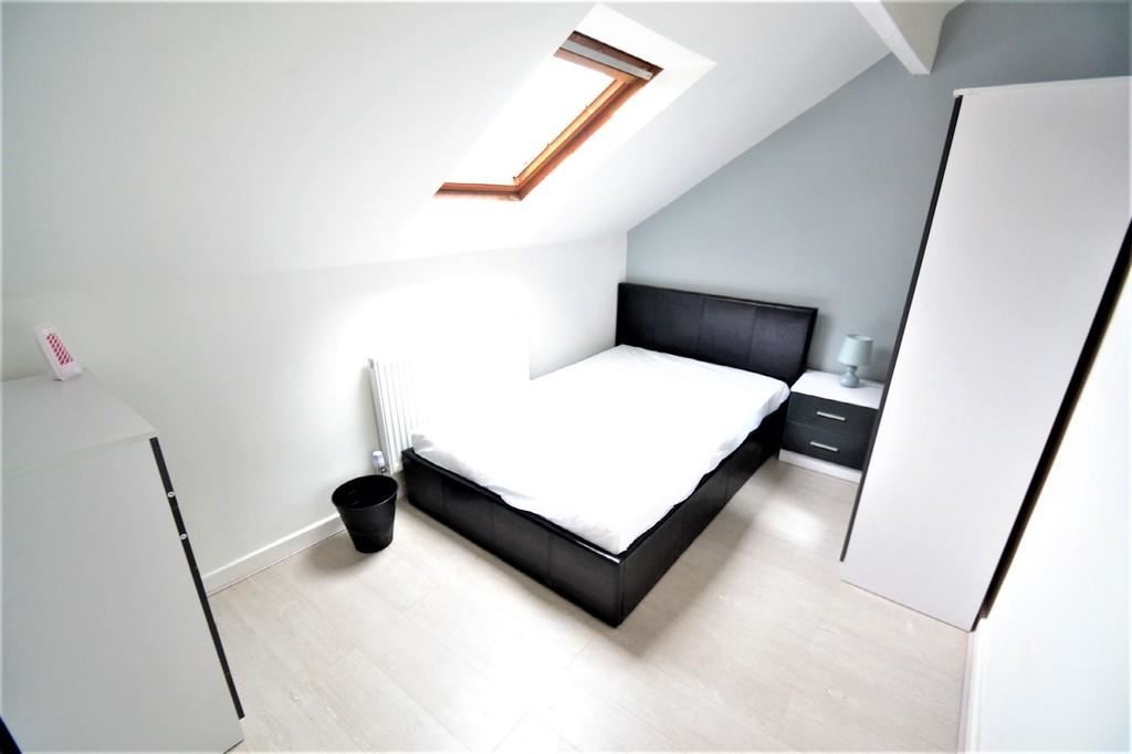 Property image 8 of 9