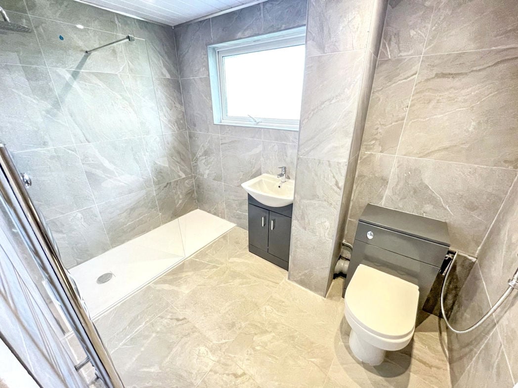 Property image 11 of 13