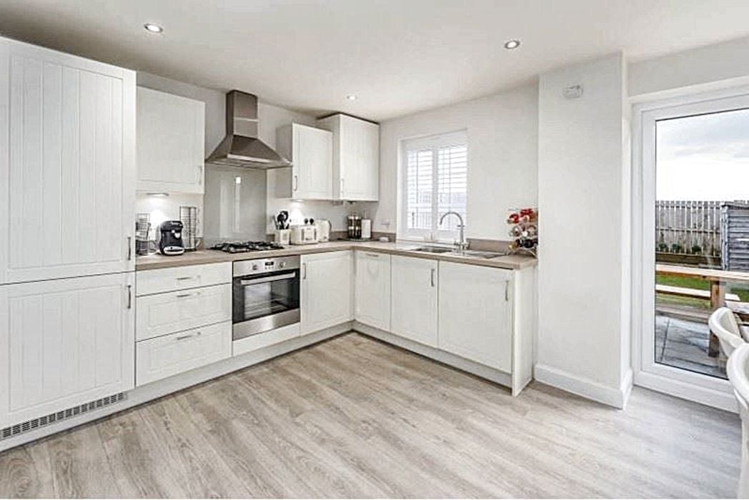 Property image 2 of 15