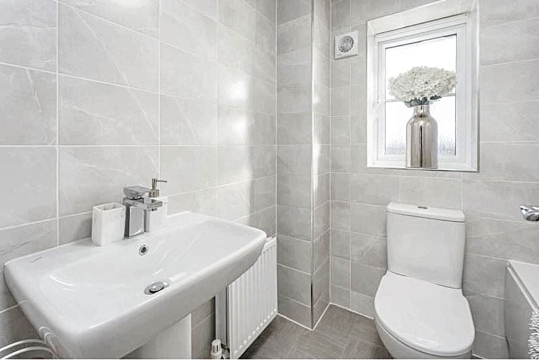 Property image 10 of 15