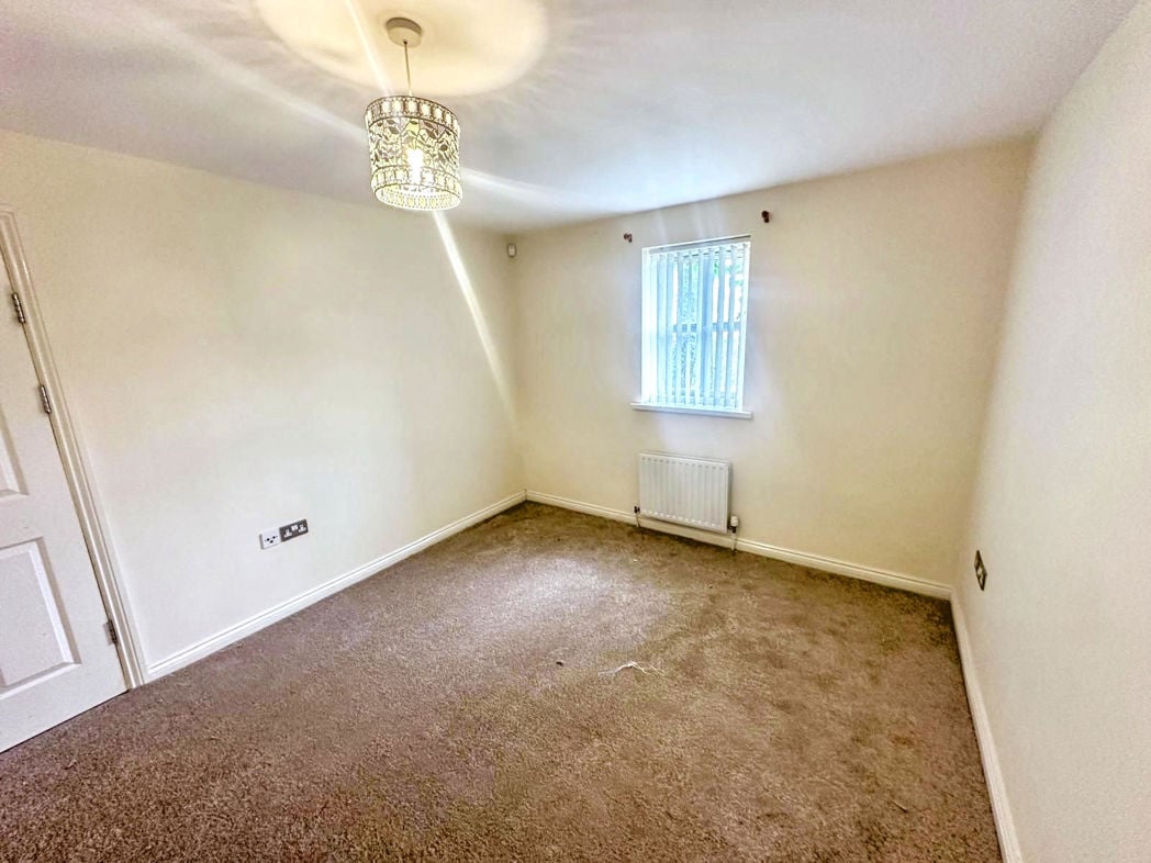 Property image 8 of 19
