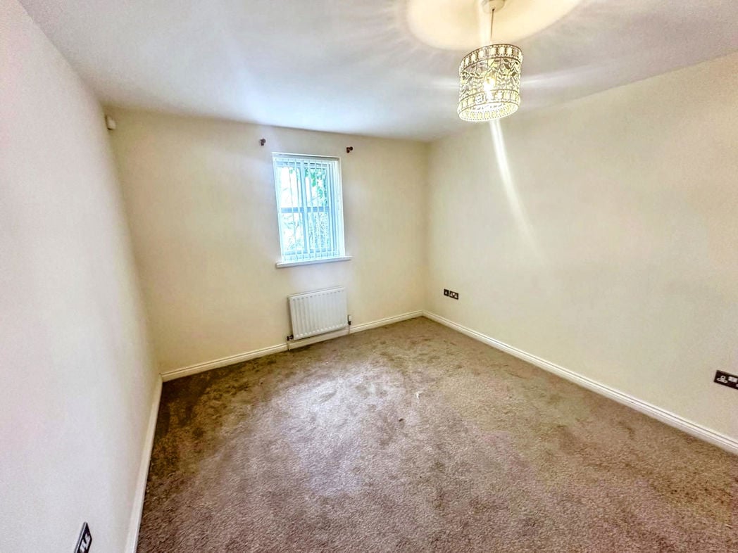 Property image 10 of 19