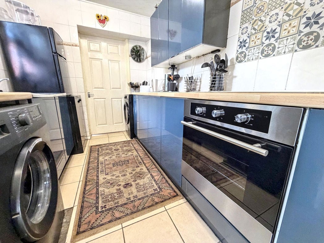 Property image 3 of 12