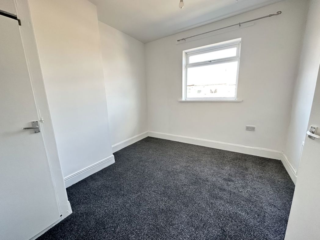 Property image 6 of 9