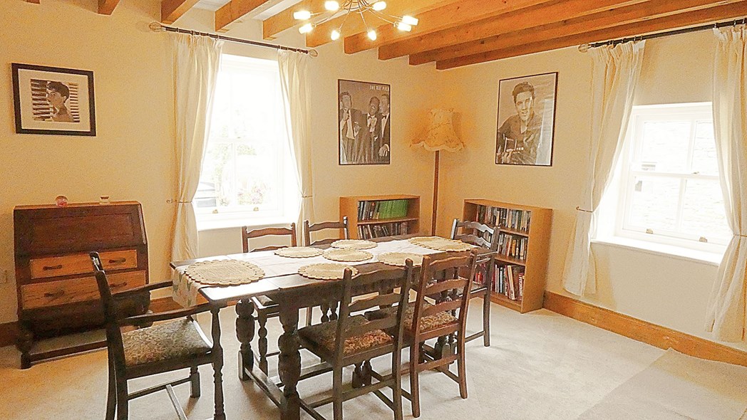 Property image 2 of 21