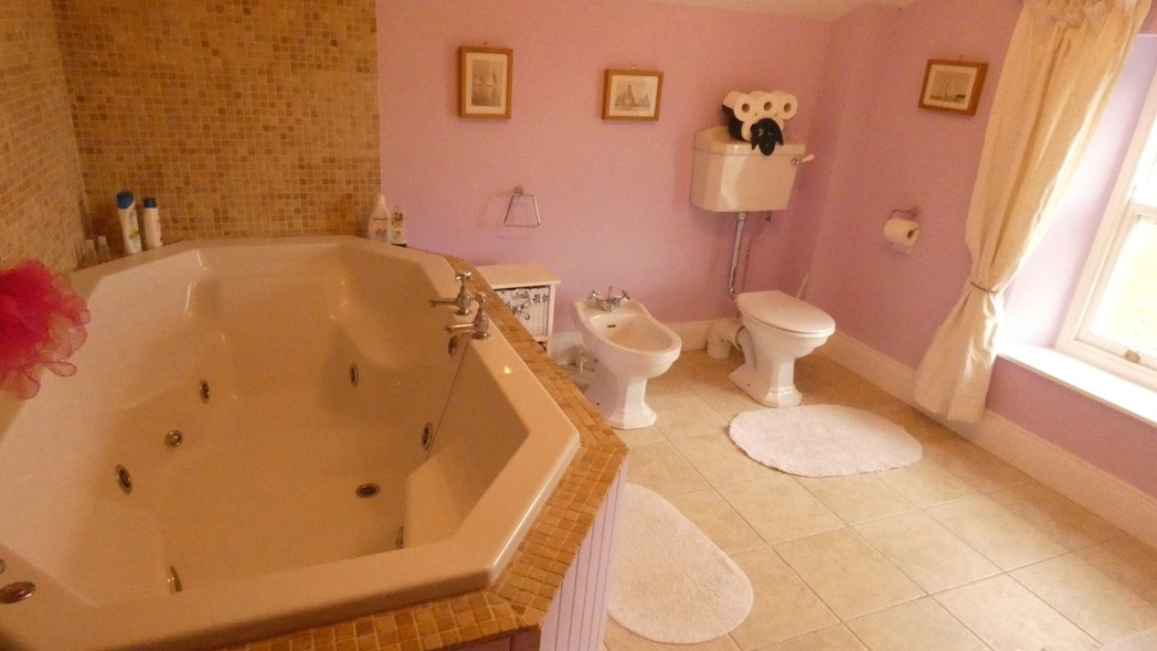 Property image 16 of 21